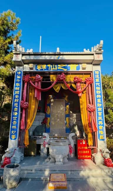 Qingdao: Dongjing Mountain and Fox Fairy Temple Tour - Exploring Dongjing Mountain and the Fox Fairy Temple
