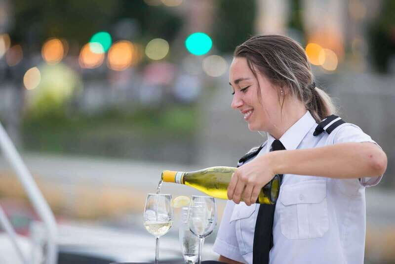 Québec City: 3 or 5-Course Dinner Cruise with DJ & Dancing - An In-Depth Look at the Experience