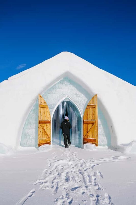 Quebec City: Hotel de Glace Ice Hotel Visit - The Themed Rooms and Sculptures