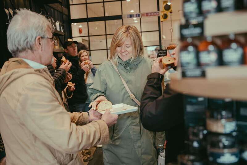 Quebec City: Old Quebec Food Tasting and Drink Walking Tour - Who Should Take This Tour?
