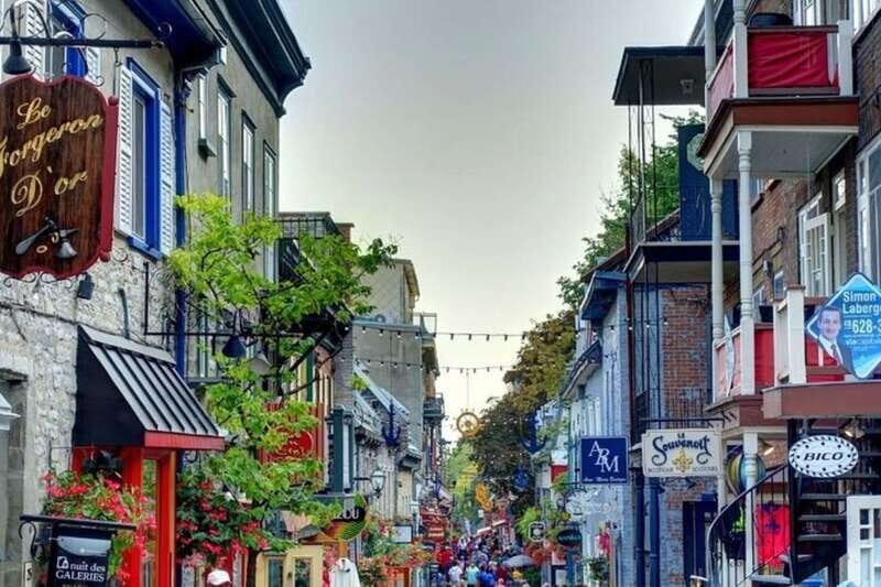 Quebec: Private custom tour with a local guide - Key Points