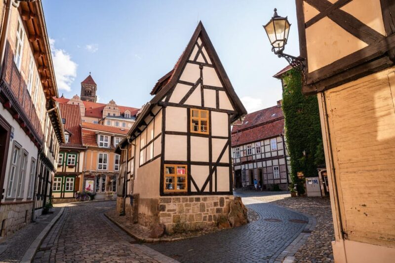 Quedlinburg: Guided City Walk - Highlights tour (private) - The Sum Up