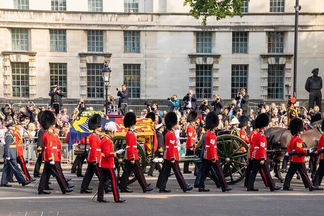 Queen Elizabeth II Private Walking Tour of London - FAQ
