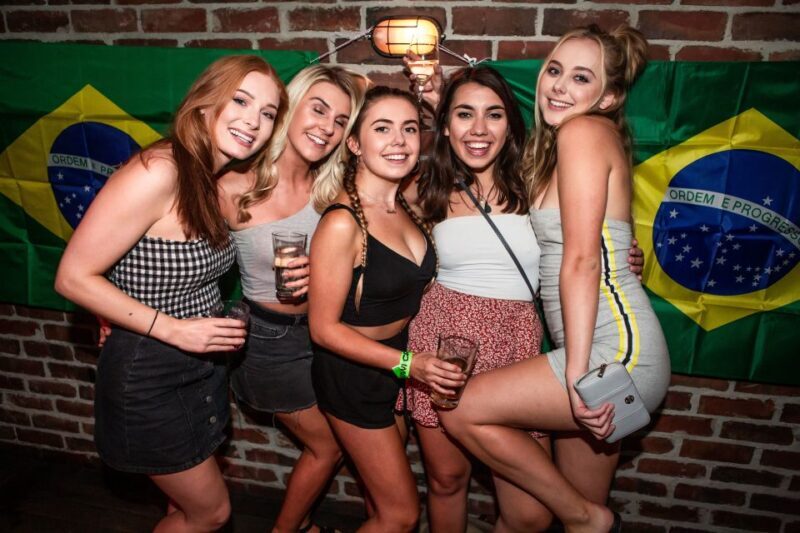 Queenstown: Bar Crawl with 5 Free Shots and Pizza - Who Should Consider This Tour?