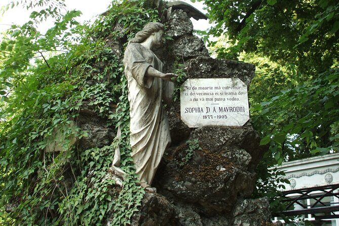 Quest Experience in Bellu Cemetery Bucharest - Exploring Bellu Cemetery with a Smartphone Puzzle Quest