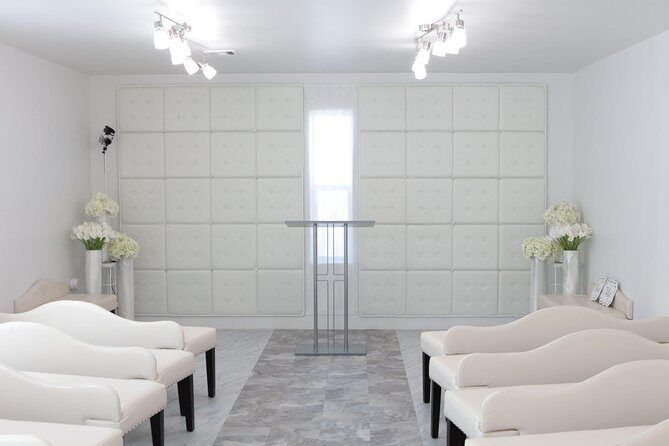 Quickie Las Vegas Wedding at Paradise Wedding Chapel - An Honest Look at the Quickie Las Vegas Wedding Experience