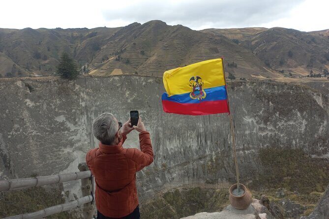 Quilotoa's crater Lagoon Private Tour - Key Points