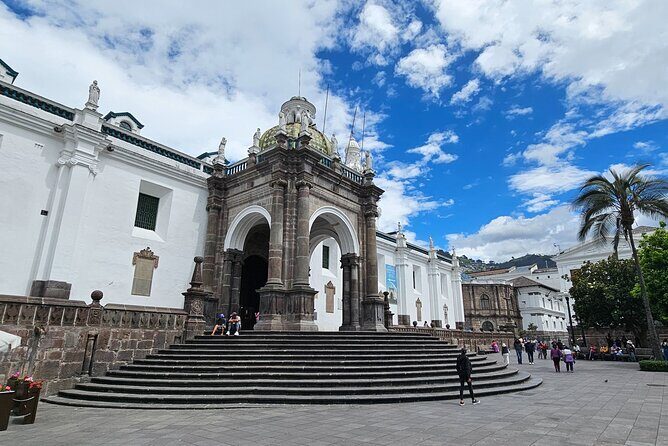 Quito City Tour; Cuisine, Statue of the Panecillo, Entrance fees - End of Article