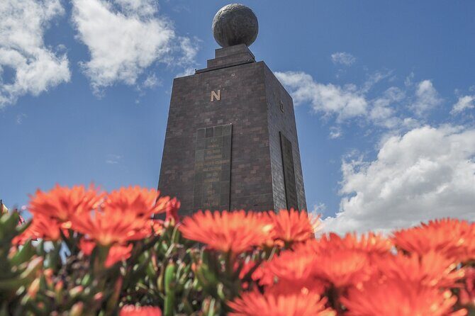 Quito Half-Day Tour: Equator Line and Pululahua Crater, All Entrances Included - An In-Depth Look at Quito’s Half-Day Highlights