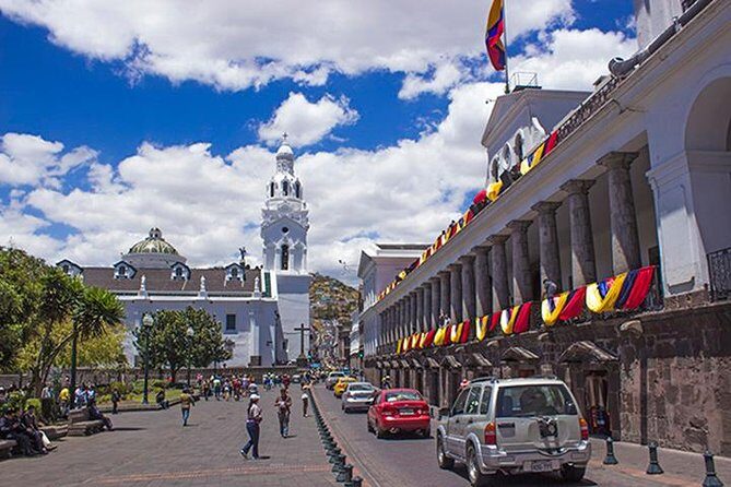 Quito Old Town Tour with Gondola Ride and Visit to the Equator - The Gondola: Elevating Views and Experiences