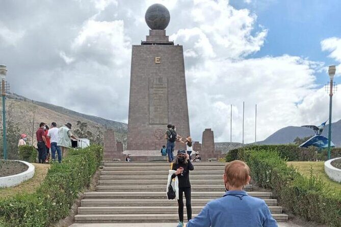 Quito Old Town Tour with Gondola Ride and Visit to the Equator - Who Should Consider This Tour?