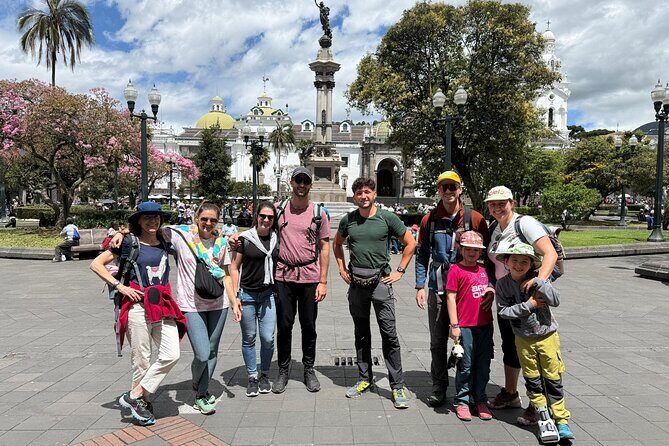 Quito Private Tour: Old Town, Half the World and Cable Car - Key Points