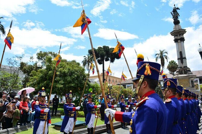 Quito: Unforgettable Private City Tour and the equator line. - Key Points