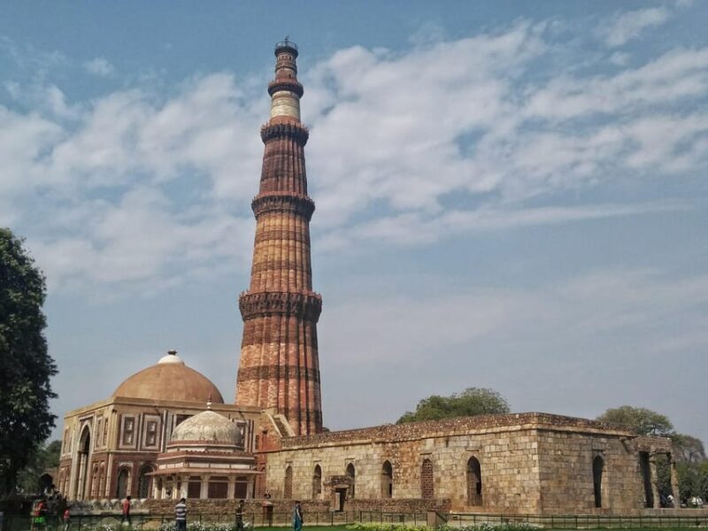 Qutub Complex and Mehrauli Archaeological Park Guided Tour - Key Points