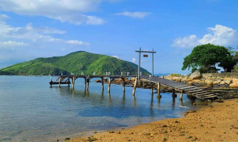 Quy Nhon Tour: Nhat Tu Son Island, Hoa Bay Beach, Sand Dunes - Who this tour is best for