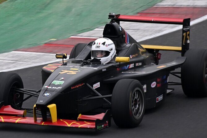 Racing Experience-Formula Racing Course and laps on Ferrari near Milan - An In-Depth Look at the Formula Racing Experience Near Milan