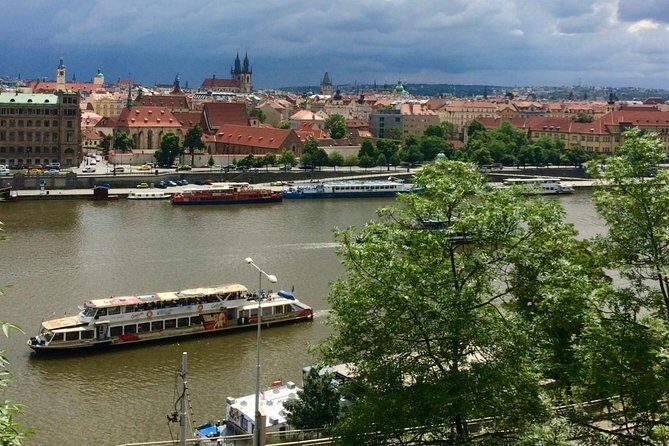 Radtour durch Prag auf Deutsch - References