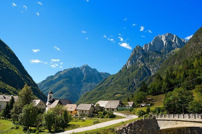 Rafting experience on Soa river from Ljubljana - An In-Depth Look at the Soca River Rafting Tour