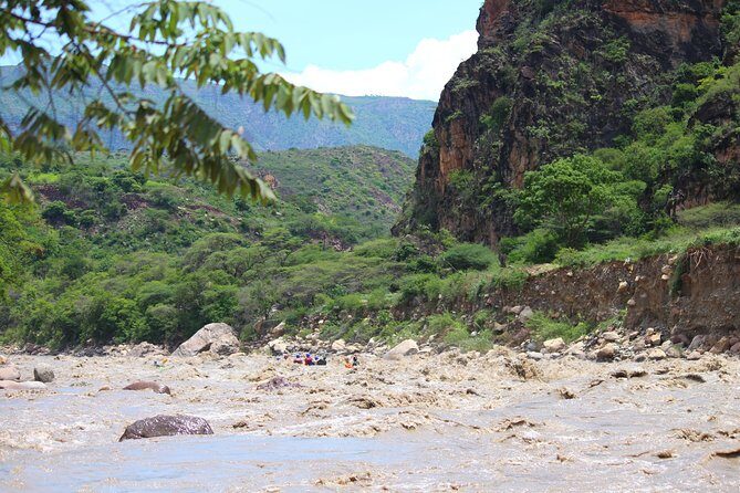 Rafting Rio Chicamocha 2/3 - Rafting Rio Chicamocha 2/3: An Adventure in Colombia’s Spectacular Canyon