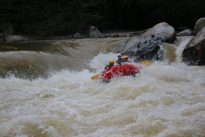 RAFTING with exciting rapids from MEDELLÍN - Key Points