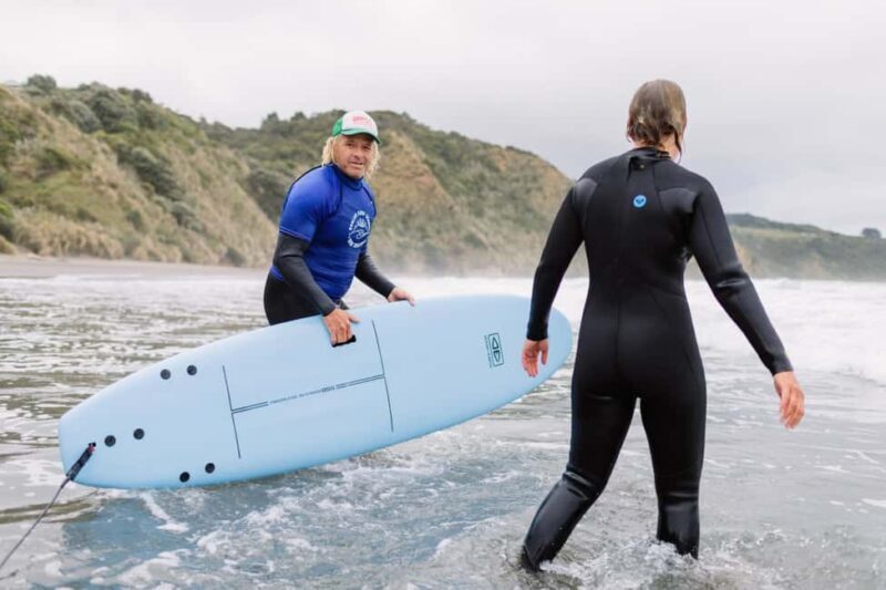 Raglan: Private 1:1 Surf Lesson - Setting the Scene: Ngarunui Beach and the Surf Culture