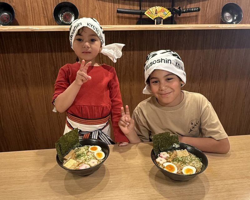 Ramen Cooking, Bowl Painting & Broth Making Workshop in Kyoto - Painting first, ramen after
