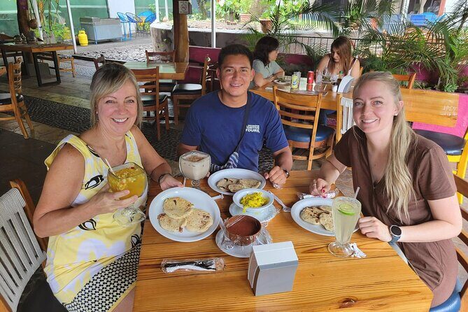 Real City Tour San Salvador : Historic Downtown & Boqueron Park - Food and Cultural Tastes