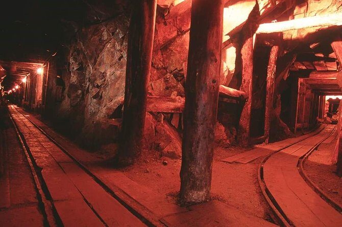 Real Gold Mine Tour with, gold panning and more - The Mine and Exhibits