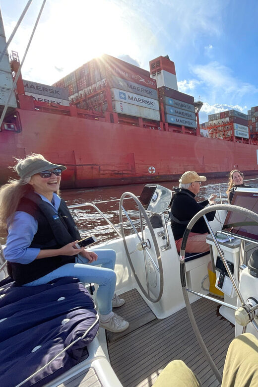Real sailing trip "to the Gates of Hamburg", from/to Wedel - Exploring the Journey: What You Can Expect
