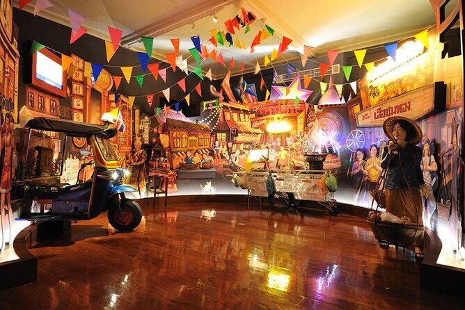 Reclining Buddha Wat Pho and Museum of Siam Tour from Bangkok - Key Points