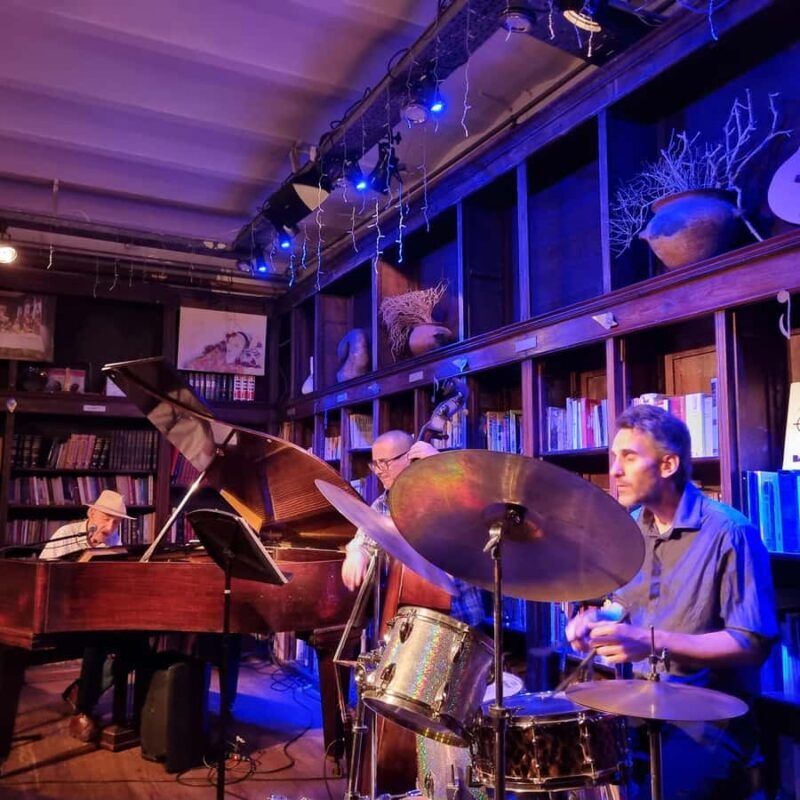 Recoleta Walking Tour and Live Jazz Show - Practical Details and Considerations