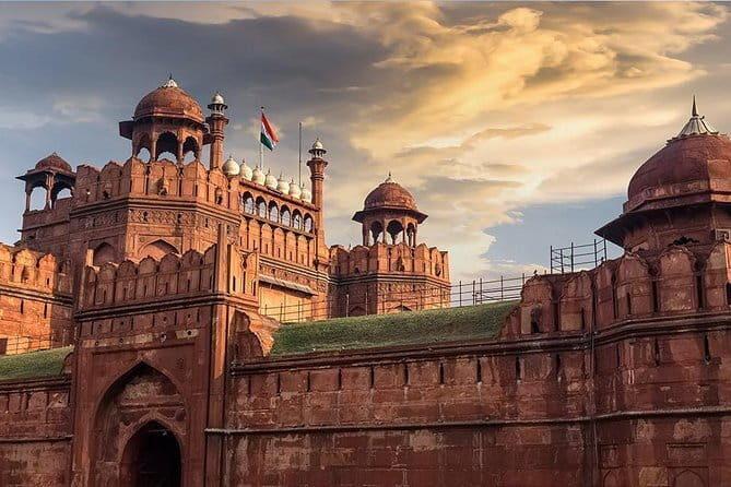 Red Fort Fast Track Entry Ticket in Delhi 2 hours Tour - A Closer Look at the Experience