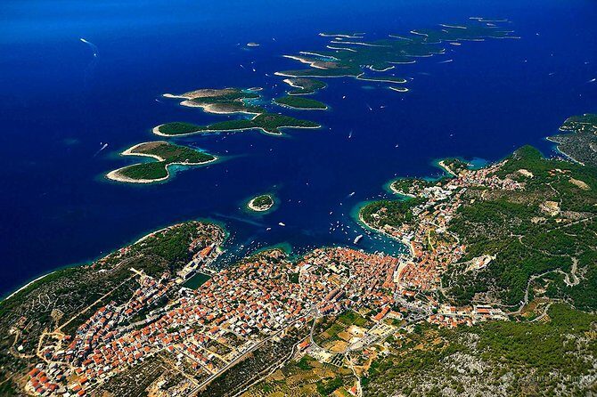 Red rocks & Hells' islands private getaway tour - What to Expect on Your Private Boat Trip