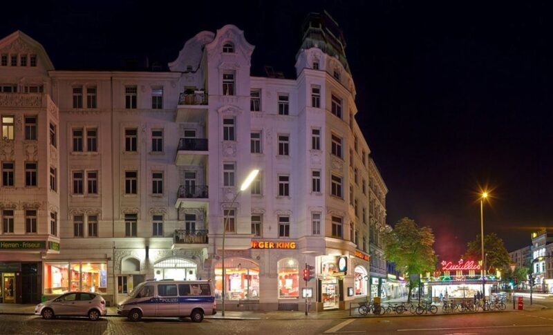 Reeperbahn Walking Tour with St. Pauli Local - Why This Tour Works Well