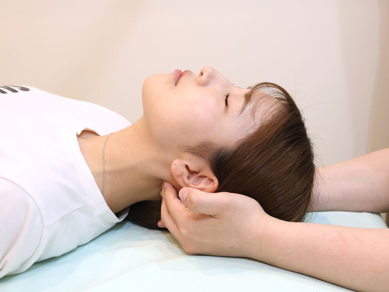 Refresh&Recover! Japanese Massage & Chiropractic at Osaka Uehonmachi - What the massage and stretching are like