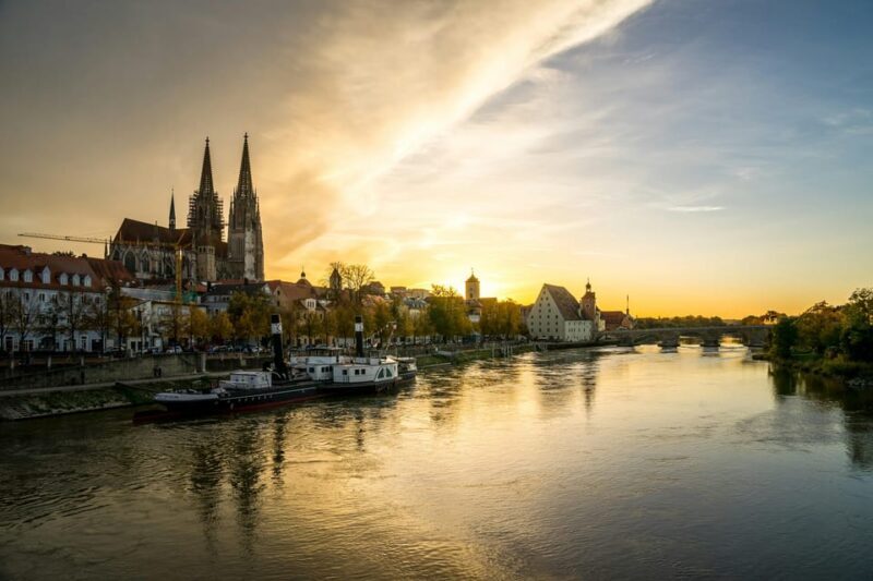 Regensburg: Private Photoshoot with a Local Photographer - Key Points
