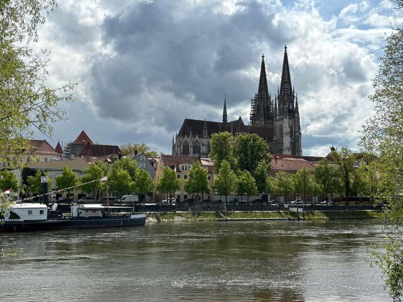 Regensburg Unveiled: Through Its People, Art and Flavors - Discovering Regensburg: A City of Stories, Art, and Flavors