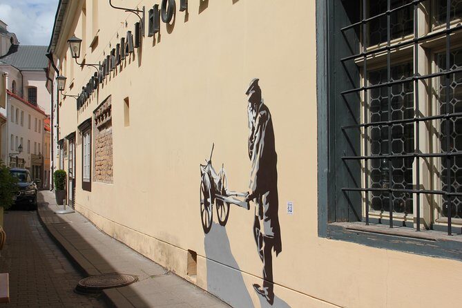 Regular walking tour of Jewish Vilnius - A Closer Look at the Regular Walking Tour of Jewish Vilnius