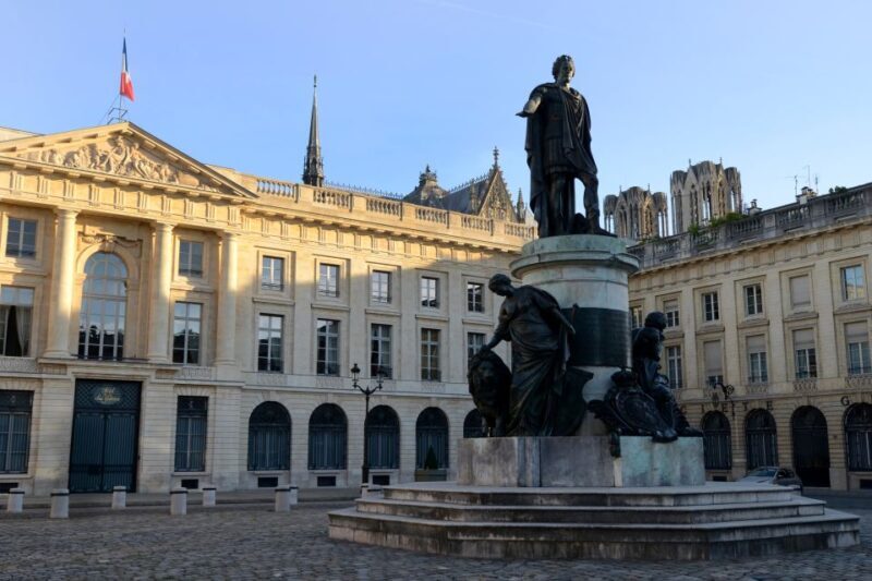 Reims : city-center discovery tour and champagne tasting - Exploring Reims Through a Guided Lens