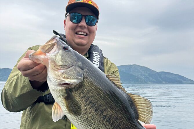 Relaxed 4-hour bass fishing experience at Lake Biwa for 1 person - Key Points