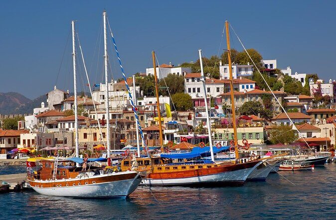 Relaxing Cruise with Lunch in Marmaris - Relaxing Cruise with Lunch in Marmaris: A Genuine Coastal Escape