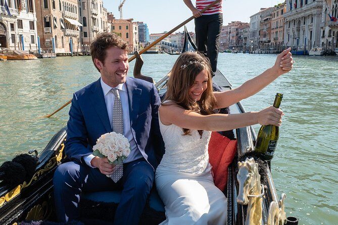 Renew your wedding vows on a romantic gondola - Authentic reviews: what couples love about this tour