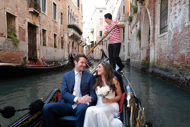 Renew your wedding vows on a romantic gondola - Who should consider this experience?