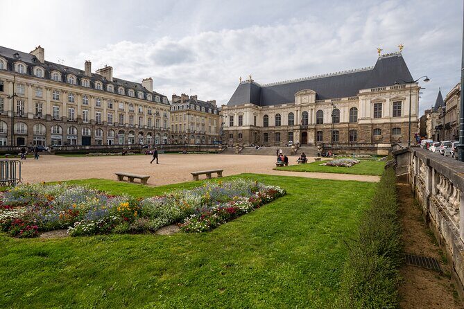 Rennes: Private guided walking tour of the city centre - Rennes: Private Guided Walking Tour of the City Centre