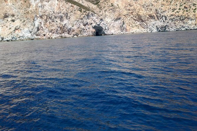 Rent a boat in Milos - Who Should Consider This Experience?