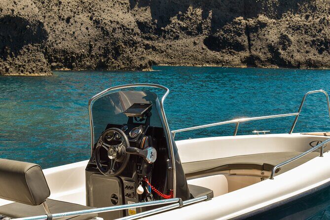 Rent a Boat with 30/50hp Engine in Santorini without a License - A Detailed Look at the Santorini License-Free Boat Experience