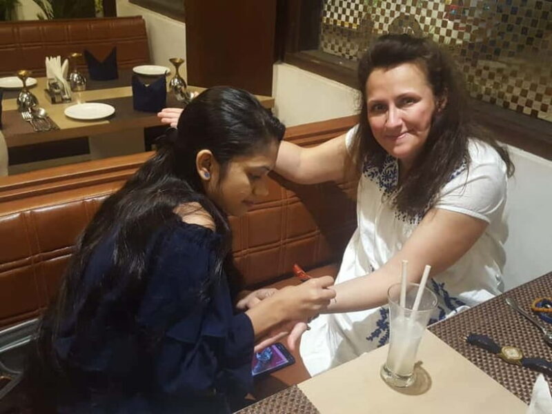 Rent a sari or kurta pajama for Taj Mahal visit & picture - Final Thoughts