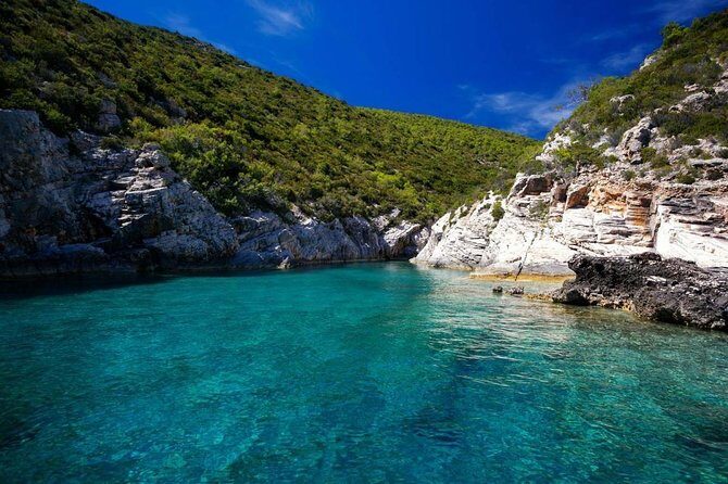 Rent a speed boat from Split or Trogir - Key Points
