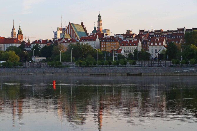 Rental of Motorboat for 5 on Vistula in Warsaw no Licenses Needed - A Unique Way to See Warsaw: Motorboat Rental on the Vistula River