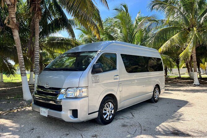 Rental of Vans with driver in Merida Yucatan up to 13 passengers - The Rental of Vans with Driver in Merida Yucatan: A Practical and Personalized Transport Solution